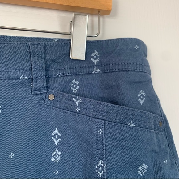 Style and Co Printed Capri Pants - Picture 6 of 12